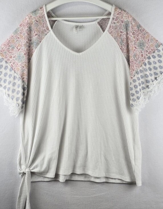 Cato Tops - Cato Ivory V-Neck Waffle Knit Top with Pink Floral Sleeve Accents XL *O